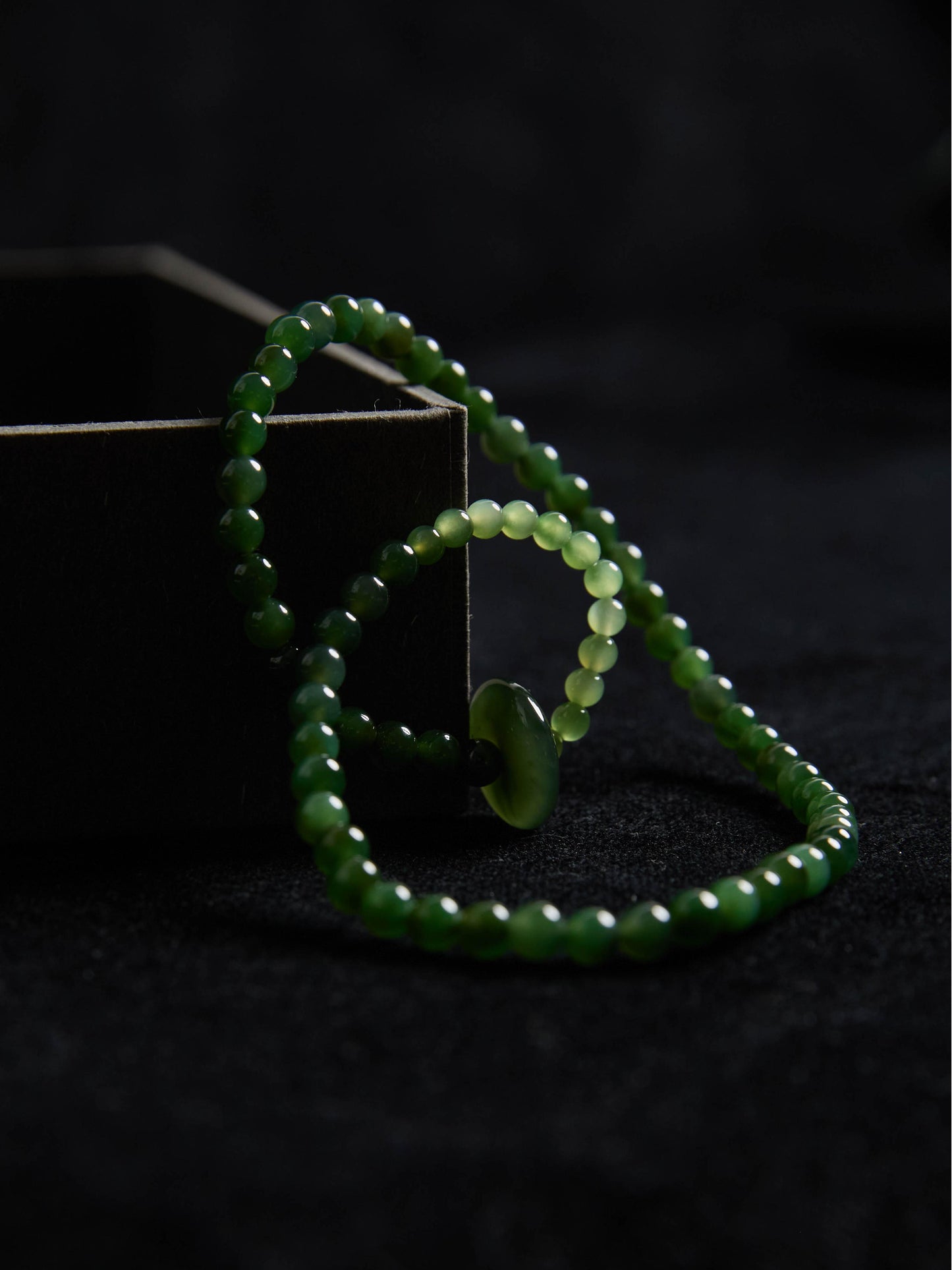 Forest Collection - Natural Green Jade Peace Buckle Beaded Bracelet