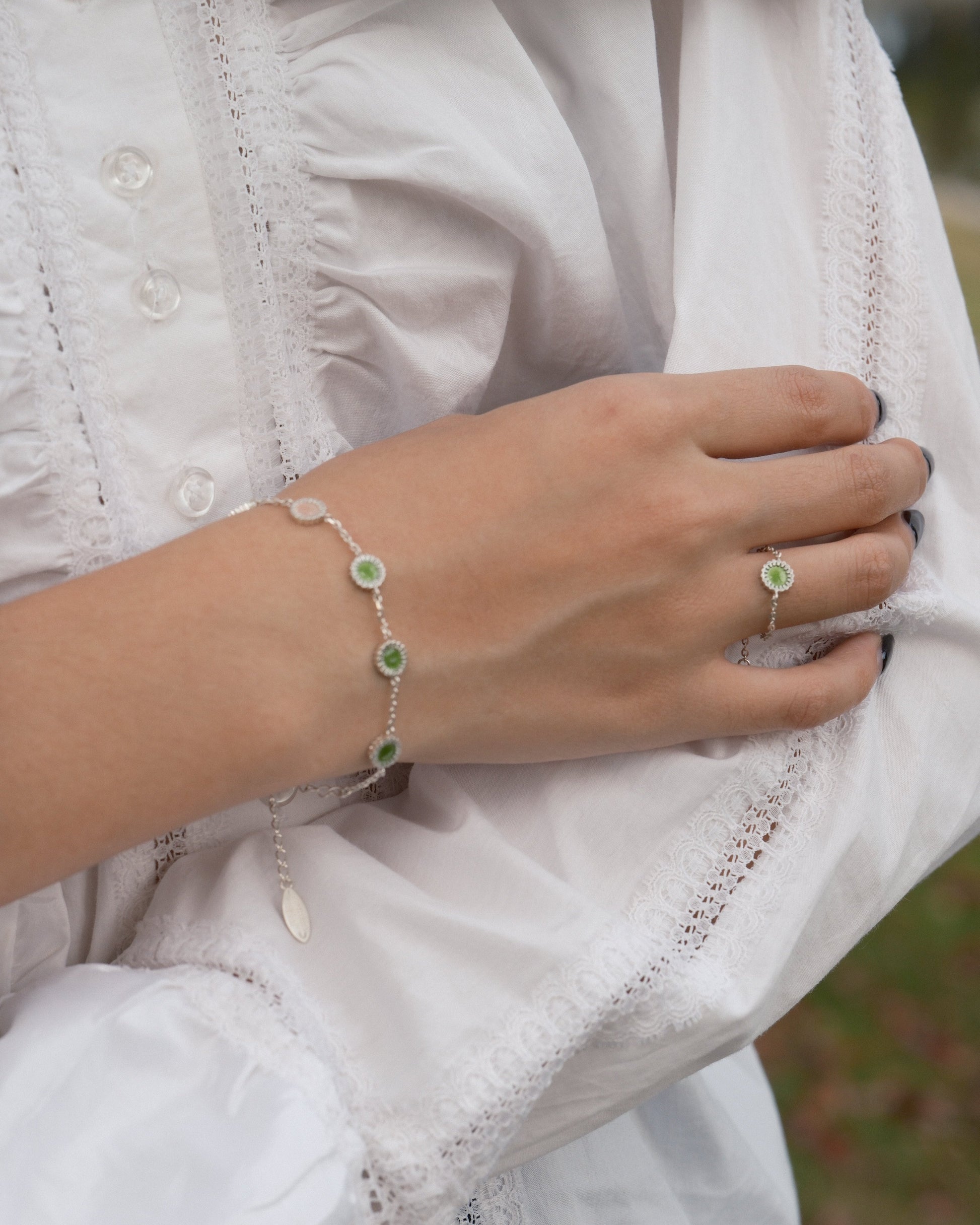 Spring Garden-Enamel Flower Sterling Silver Chain Ring - Zhulry