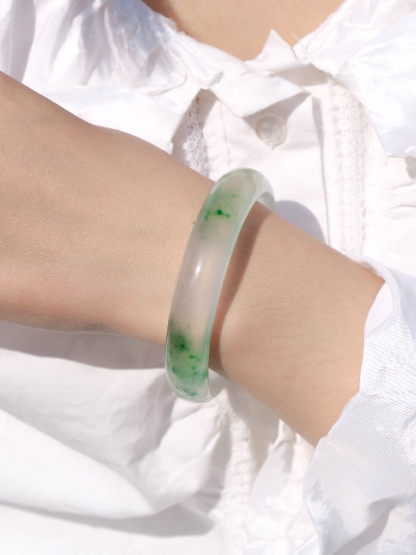 Floating-Natural Green Floating Flowers Jade Bangle - Zhulry